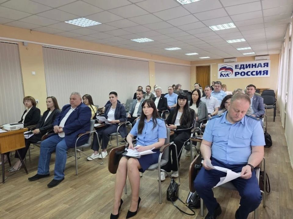 В Красном Луче состоялось очередное заседание Совета городского округа В Красном Луче состоялось очередное заседание Совета городского округа