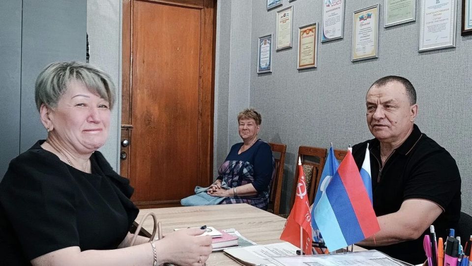 В Красном Луче состоялся прием граждан: пенсии, гаражная амнистия и капремонт