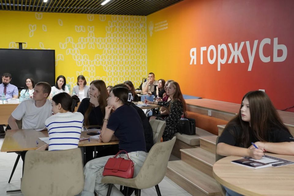 В ЛГУ имени В. Даля прошла интеллектуальная игра «Избирательная эстафета» В ЛГУ имени В. Даля прошла интеллектуальная игра «Избирательная эстафета»