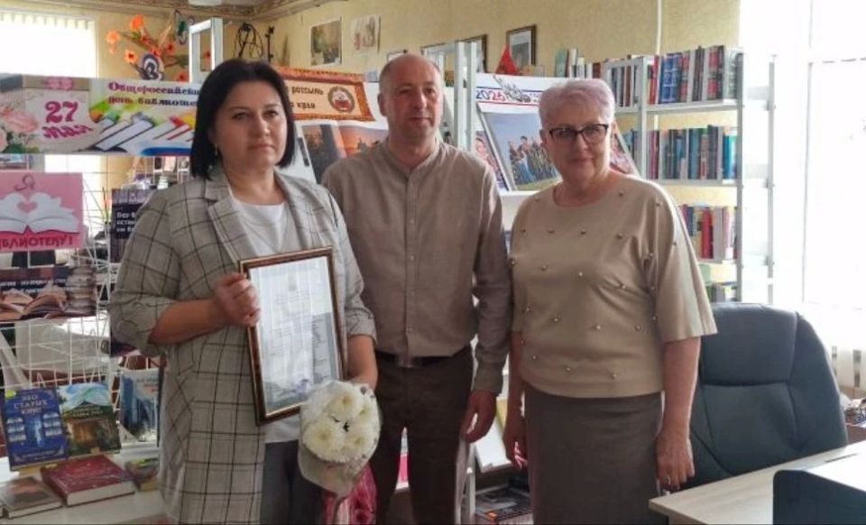 Сердца, наполненные книгами: Славяносербская библиотека отмечает профессиональный праздник Сердца, наполненные книгами: Славяносербская библиотека отмечает профессиональный праздник