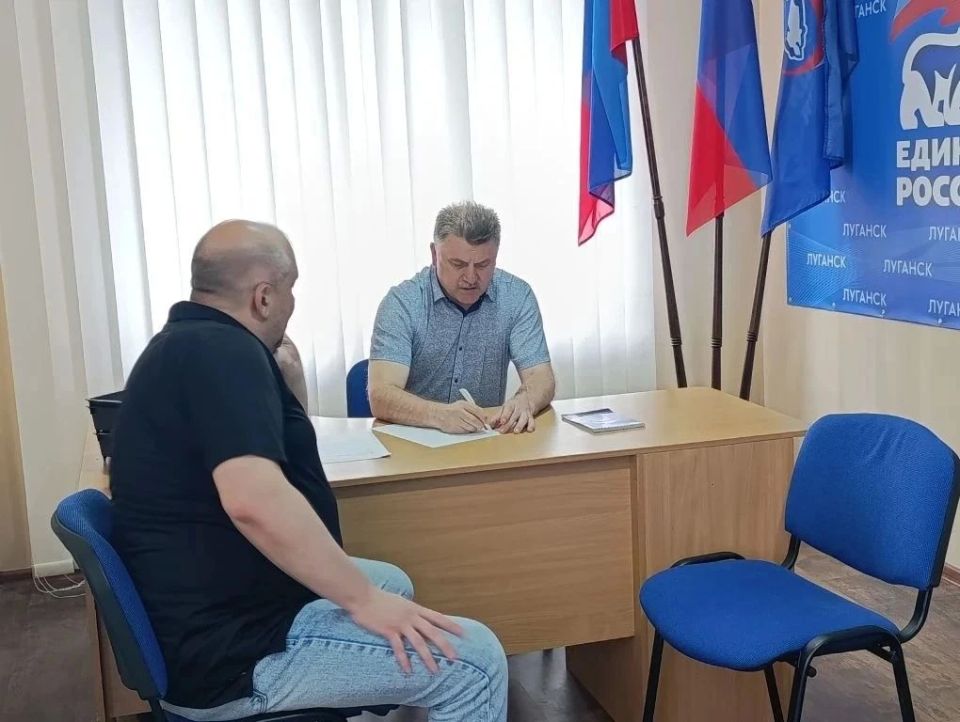 Депутат Юрий Филиппов провел прием в местной общественной приемной