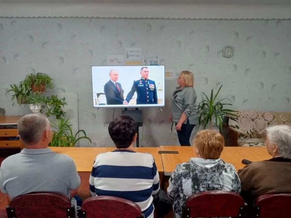 26 мая сотрудники клуба "Дельта" пгт Бугаевка приняли участие в телемосте «Антон Струев – Герой России» 26 мая сотрудники клуба "Дельта" пгт Бугаевка приняли участие в телемосте «Антон Струев – Герой России»