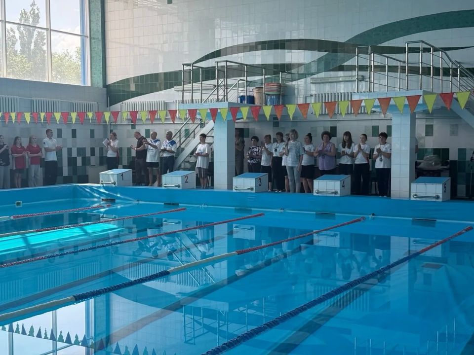 На базе Спортивного комплекса "Антрацит" состоялся открытый Турнир по плаванию "Длинный кроль", собравший спортсменов из различных городов Луганской Народной Республики На базе Спортивного комплекса "Антрацит" состоялся открытый Турнир по плаванию "Длинный кроль", собравший спортсменов из различных городов Луганской Народной Республики