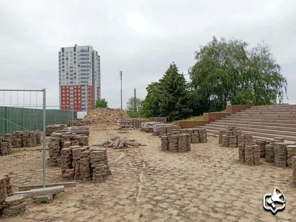 В Луганске происходит масштабная реконструкция сквера имени Климента Ворошилова В Луганске происходит масштабная реконструкция сквера имени Климента Ворошилова