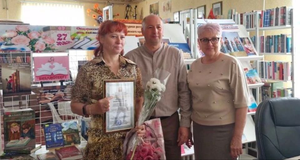 Сердца, наполненные книгами: Славяносербская библиотека отмечает профессиональный праздник Сердца, наполненные книгами: Славяносербская библиотека отмечает профессиональный праздник