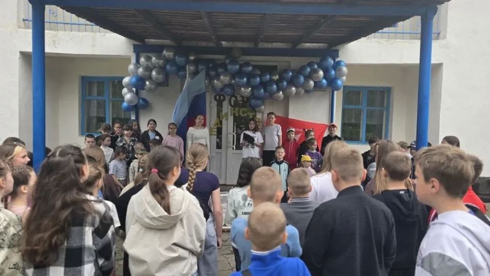 В Ровеньках открылись тематические досуговые площадки В Ровеньках открылись тематические досуговые площадки