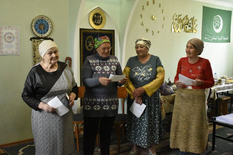 К празднованию, прошедшему 27 мая в городской мечети, присоединились почетные гости – заместитель председателя Совета городского округа Светлана Стрижаченко, уполномоченный представитель Брянской области Евгений Бобовский и... К празднованию, прошедшему 27 мая в городской мечети, присоединились почетные гости – заместитель председателя Совета городского округа Светлана Стрижаченко, уполномоченный представитель Брянской области Евгений Бобовский и...