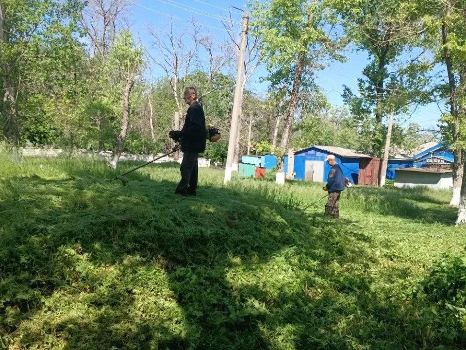 На территории отдела по обеспечению жизнедеятельности пгт Комиссаровка продолжаются работы по наведению санитарного порядка На территории отдела по обеспечению жизнедеятельности пгт Комиссаровка продолжаются работы по наведению санитарного порядка
