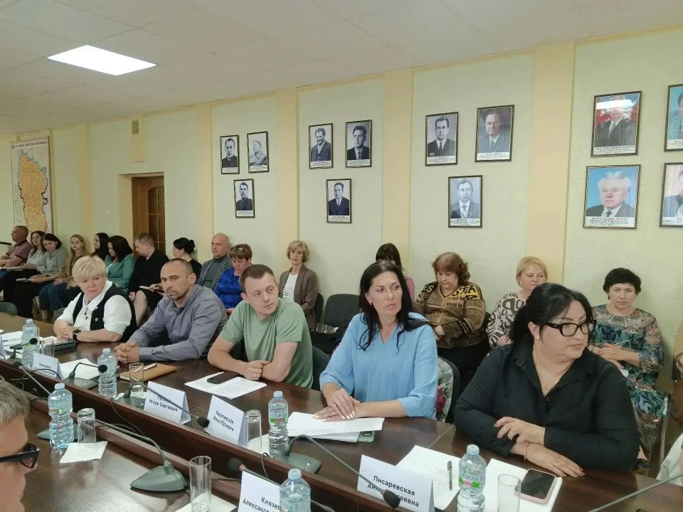 Сегодня в Ровеньках состоялись публичные слушания по вопросу присвоения городу Ровеньки звания "Город Трудовой Доблести и Славы" Сегодня в Ровеньках состоялись публичные слушания по вопросу присвоения городу Ровеньки звания "Город Трудовой Доблести и Славы"