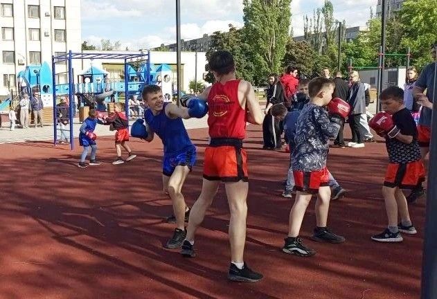 Энергия движения! Проведена открытая тренировка на спортплощадке, созданной в рамках федерального проекта «Формирование комфортной городской среды» Энергия движения! Проведена открытая тренировка на спортплощадке, созданной в рамках федерального проекта «Формирование комфортной городской среды»