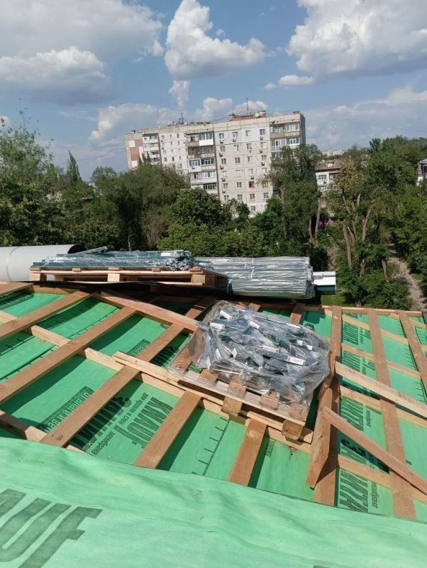 Еще 4 кровли многоквартирных домов будут капитально отремонтированы по региональной программе капремонта Еще 4 кровли многоквартирных домов будут капитально отремонтированы по региональной программе капремонта