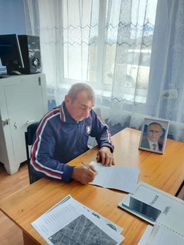 Сегодня в отделе жизнеобеспечения села Благовка Администрации городского округа город Ровеньки жителю с. Платоновка была оказана помощь: