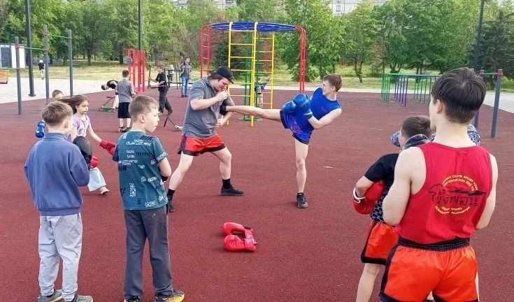 Энергия движения! Проведена открытая тренировка на спортплощадке, созданной в рамках федерального проекта «Формирование комфортной городской среды» Энергия движения! Проведена открытая тренировка на спортплощадке, созданной в рамках федерального проекта «Формирование комфортной городской среды»