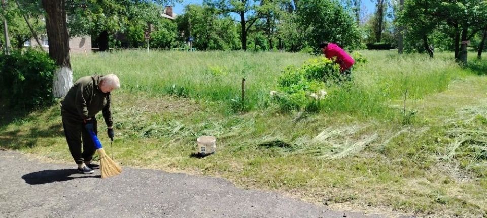 На территории отдела по обеспечению жизнедеятельности пгт Комиссаровка продолжаются работы по наведению санитарного порядка На территории отдела по обеспечению жизнедеятельности пгт Комиссаровка продолжаются работы по наведению санитарного порядка