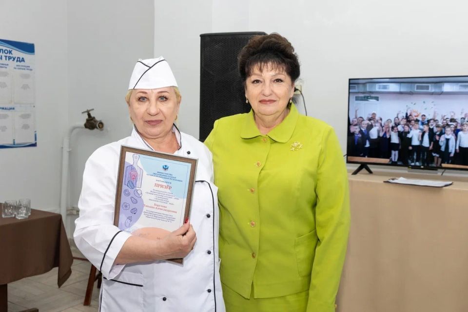 Кто готовит лучше всех: в ЛНР соревновались мастера школьного питания Кто готовит лучше всех: в ЛНР соревновались мастера школьного питания