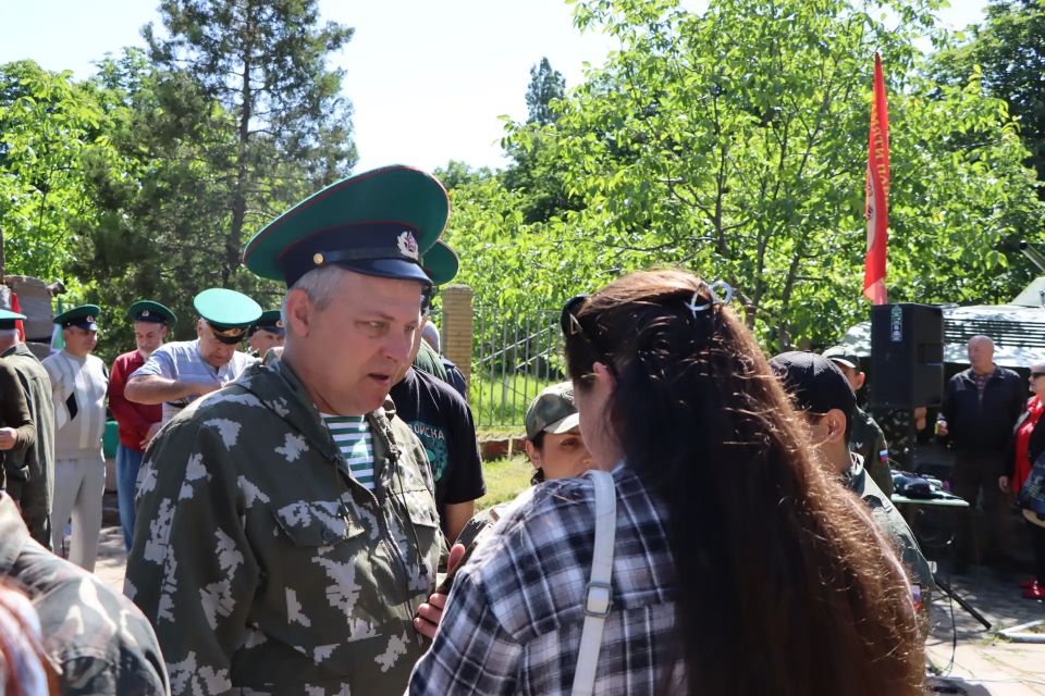 Ветераны погранвойск поддержали голосование за объекты благоустройства Лутугинского муниципального округа Ветераны погранвойск поддержали голосование за объекты благоустройства Лутугинского муниципального округа