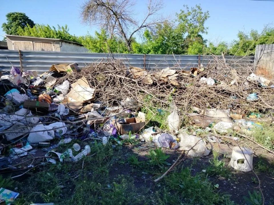 В городском округе продолжаются работы по уборке и благоустройству общественных территорий В городском округе продолжаются работы по уборке и благоустройству общественных территорий