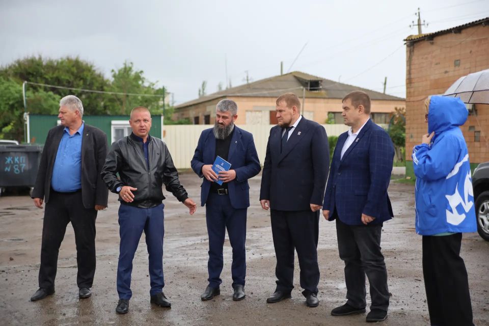 «Партдесант» Единой России оценил коммунальную технику в Меловском округе «Партдесант» Единой России оценил коммунальную технику в Меловском округе