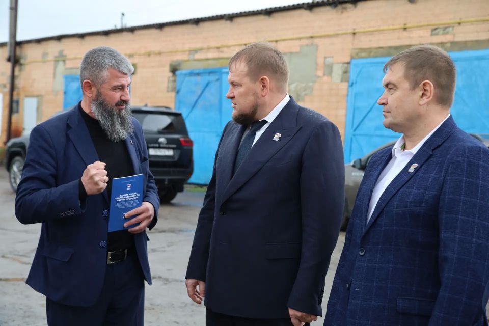 «Партдесант» Единой России оценил коммунальную технику в Меловском округе «Партдесант» Единой России оценил коммунальную технику в Меловском округе