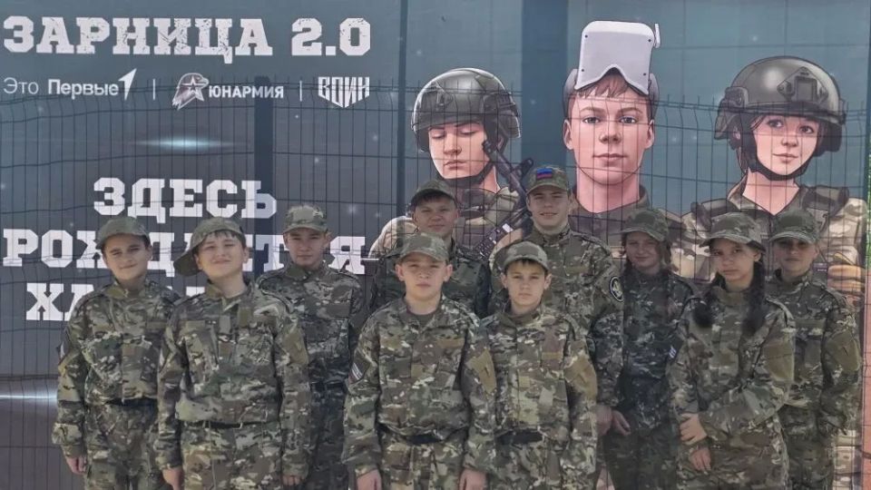 Достойное участие команды "ЧиС" Ясеновской гимназии в региональном этапе "Зарница 2.0" Достойное участие команды "ЧиС" Ясеновской гимназии в региональном этапе "Зарница 2.0"