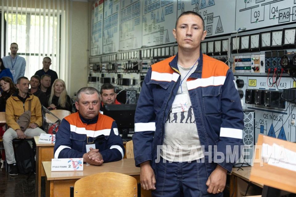 В Луганске проходит региональный этап Всероссийского конкурса профессионального мастерства в номинации «Электромонтер» В Луганске проходит региональный этап Всероссийского конкурса профессионального мастерства в номинации «Электромонтер»