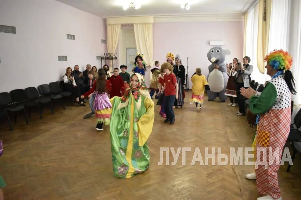В Брянке прошла развлекательная программа для детей социально незащищенных категорий