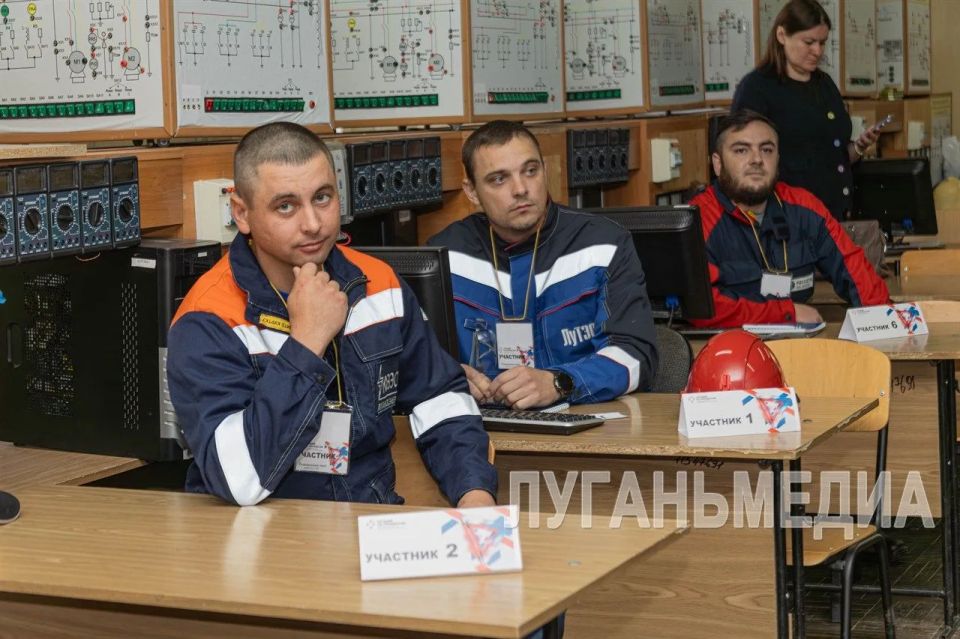 В Луганске проходит региональный этап Всероссийского конкурса профессионального мастерства в номинации «Электромонтер» В Луганске проходит региональный этап Всероссийского конкурса профессионального мастерства в номинации «Электромонтер»