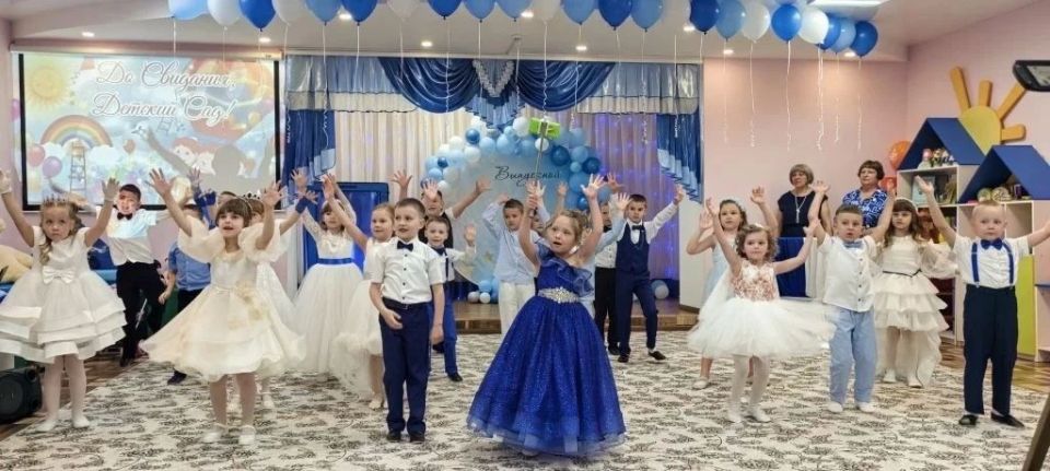 Казалось бы, только вчера родители привели своих малышей в наш детский сад, а сегодня уже пора прощаться с этим уютным местом, которое стало для детишек настоящим вторым домом Казалось бы, только вчера родители привели своих малышей в наш детский сад, а сегодня уже пора прощаться с этим уютным местом, которое стало для детишек настоящим вторым домом