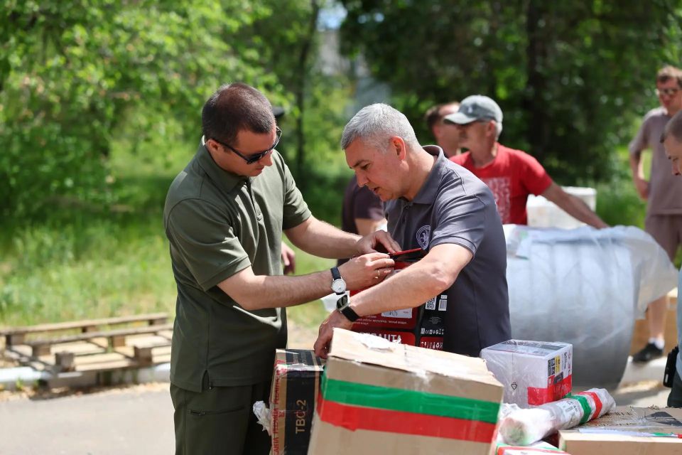 Делегация Муслюмовского района Республики Татарстан доставила гумпомощь жителям Рубежного Делегация Муслюмовского района Республики Татарстан доставила гумпомощь жителям Рубежного
