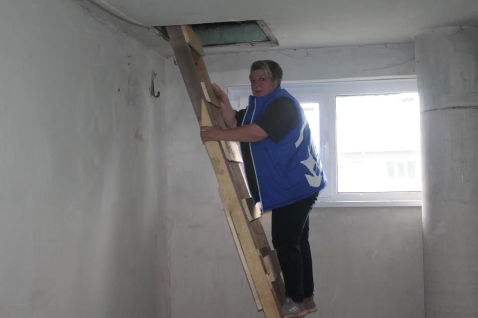По народной программе Единой России ремонтируют многоквартирные дома в Славяносербске По народной программе Единой России ремонтируют многоквартирные дома в Славяносербске