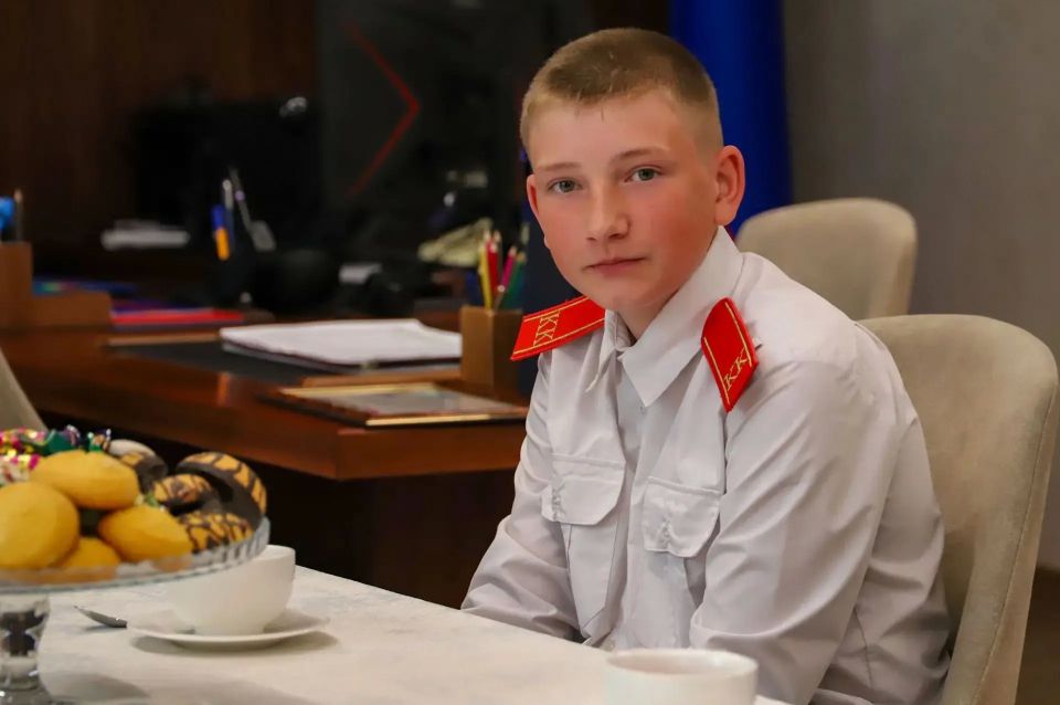 Школьник из Стаханова отмечен грамотой Министерства внутренних дел РФ Школьник из Стаханова отмечен грамотой Министерства внутренних дел РФ