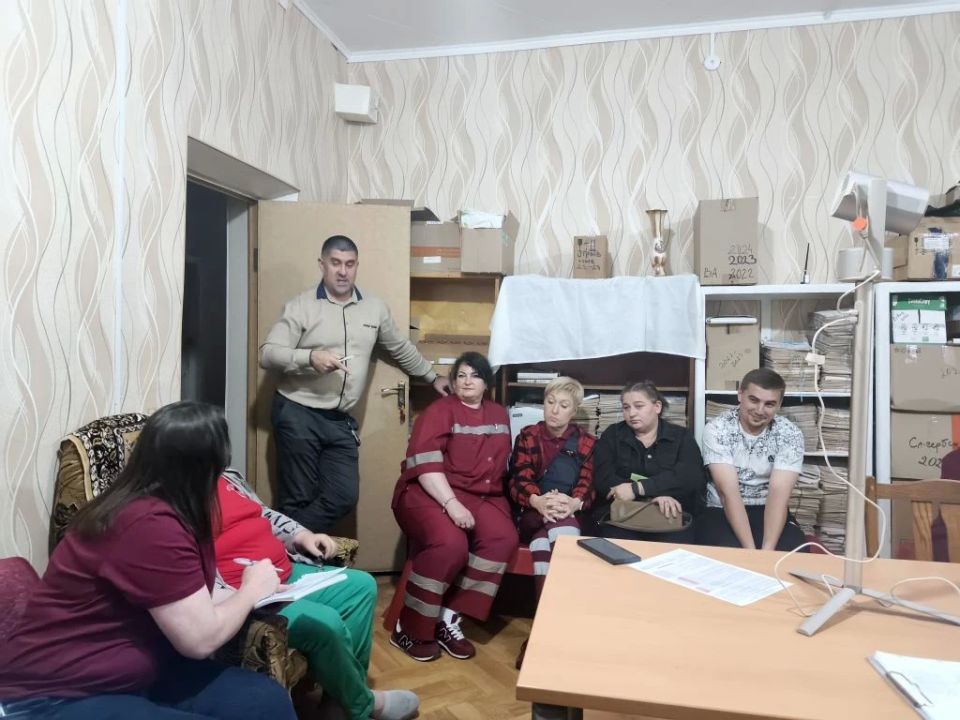 В Славяносербске прошла обучающая лекция для сотрудников Луганского центра медицины катастроф В Славяносербске прошла обучающая лекция для сотрудников Луганского центра медицины катастроф