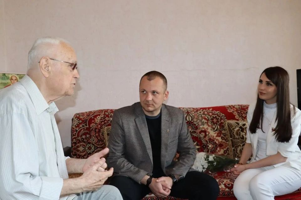 Яна Сылкина: В преддверии Дня города и Дня химика посетили двух людей, чей жизненный путь неразрывно связан с Северодонецком Яна Сылкина: В преддверии Дня города и Дня химика посетили двух людей, чей жизненный путь неразрывно связан с Северодонецком