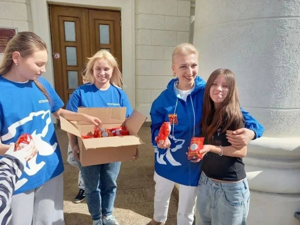 Владимир Шавлай: Активисты партии «Единая Россия» активно участвуют в акции «Партия рядом», оказывая помощь нуждающимся Владимир Шавлай: Активисты партии «Единая Россия» активно участвуют в акции «Партия рядом», оказывая помощь нуждающимся