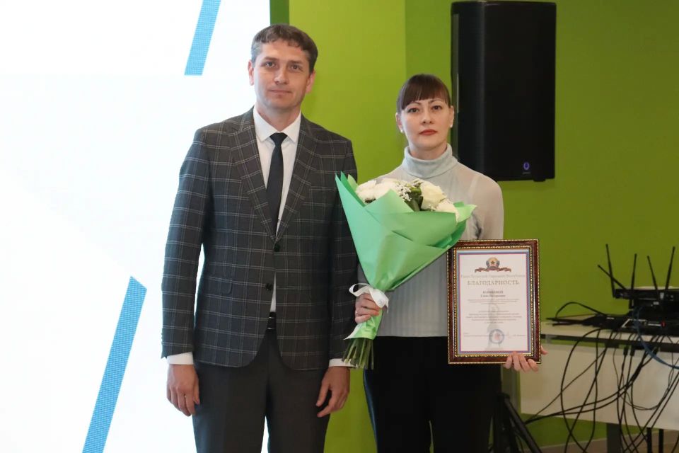 В Луганске отметили сотрудников фонда «Защитники Отечества» В Луганске отметили сотрудников фонда «Защитники Отечества»