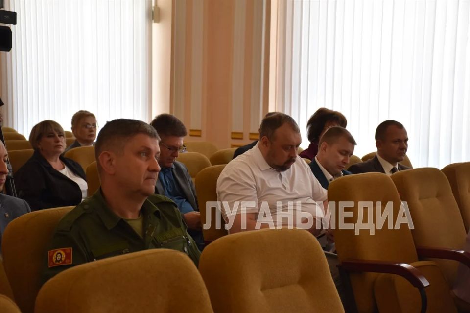 В Краснодоне состоялось важное мероприятие, в котором приняли участие руководители муниципалитетов, представители региональной власти и эксперты в области экономики и гражданской защиты В Краснодоне состоялось важное мероприятие, в котором приняли участие руководители муниципалитетов, представители региональной власти и эксперты в области экономики и гражданской защиты