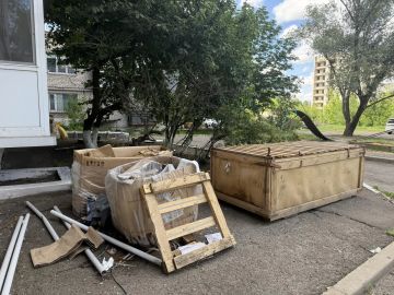 В Молодогвардейске идут работы по обновлению лифтового хозяйства