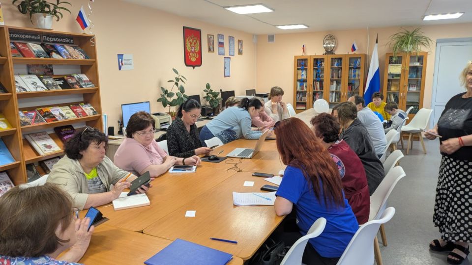 Активисты Первомайского отделения «Единой России» помогают жителям городского округа принять участие в процедуре предварительного голосования