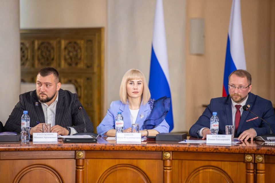 Инна Швенк: В Луганской Народной Республике начал работу Совет по защите традиционных ценностей, культуры и исторической памятки Инна Швенк: В Луганской Народной Республике начал работу Совет по защите традиционных ценностей, культуры и исторической памятки