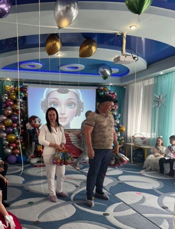 Сергей Колягин: В преддверии Международного дня защиты детей Председатель Содружества предпринимателей Первомайска Вадим Шевцов вместе с членом Содружества Еленой Красовой и представителем управления образования Виталианной... Сергей Колягин: В преддверии Международного дня защиты детей Председатель Содружества предпринимателей Первомайска Вадим Шевцов вместе с членом Содружества Еленой Красовой и представителем управления образования Виталианной...