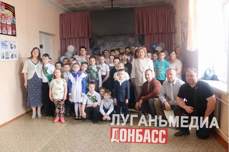 «С теплом из Сибири» – к самых маленьким: красноярские партийцы поздравили юных свердловчан с Днем защиты детей «С теплом из Сибири» – к самых маленьким: красноярские партийцы поздравили юных свердловчан с Днем защиты детей