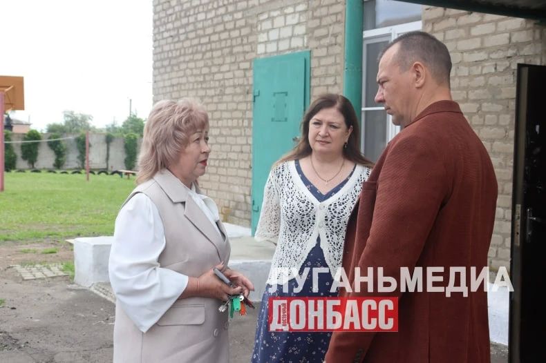 «С теплом из Сибири» – к самых маленьким: красноярские партийцы поздравили юных свердловчан с Днем защиты детей «С теплом из Сибири» – к самых маленьким: красноярские партийцы поздравили юных свердловчан с Днем защиты детей
