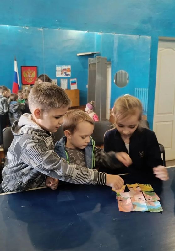 В Молодогвардейском Дворце культуры «Юность» под эгидой ВПП «Единая Россия» прошла игровая программа для детей «Путешествие в творческую страну»
