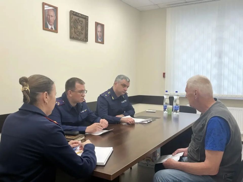 В Международный день защиты детей руководитель следственного управления провел прием граждан В Международный день защиты детей руководитель следственного управления провел прием граждан