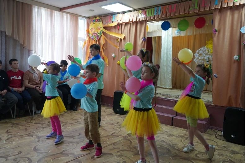 Праздник для каждого: воспитанники Семейного центра Свердловска получили подарки из Красноярского края Праздник для каждого: воспитанники Семейного центра Свердловска получили подарки из Красноярского края