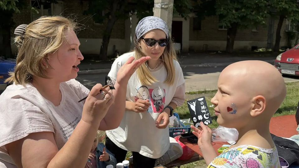 В Международный день защиты детей студенты и преподаватели педколледжа устроили замечательный праздник для юных горожан, который подарил им море улыбок и незабываемых впечатлений!