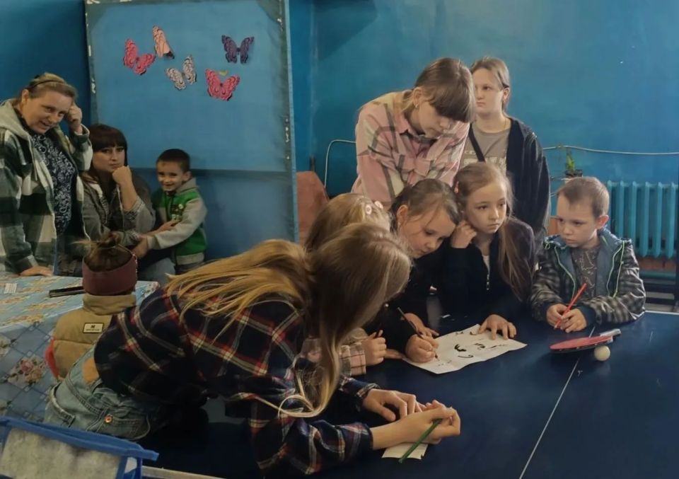 В Молодогвардейском Дворце культуры «Юность» под эгидой ВПП «Единая Россия» прошла игровая программа для детей «Путешествие в творческую страну» В Молодогвардейском Дворце культуры «Юность» под эгидой ВПП «Единая Россия» прошла игровая программа для детей «Путешествие в творческую страну»