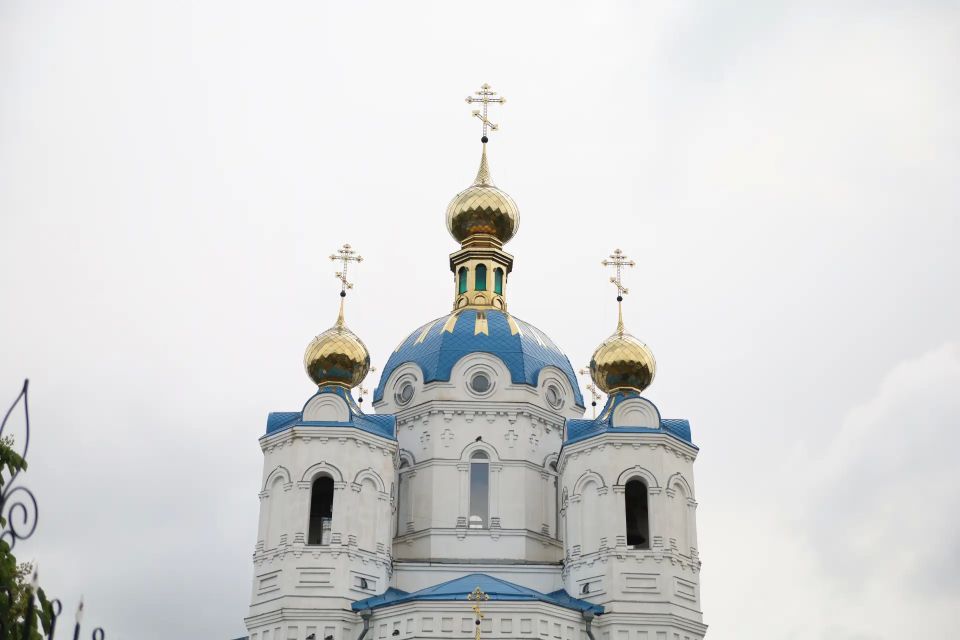 В праздник Святой Троицы депутаты от Единой России передали полевую кухню храму Александра Невского в Луганске В праздник Святой Троицы депутаты от Единой России передали полевую кухню храму Александра Невского в Луганске