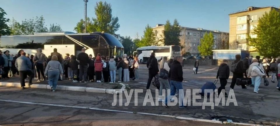 Дети из Свердловского округа отправились на отдых и оздоровление к морю Дети из Свердловского округа отправились на отдых и оздоровление к морю