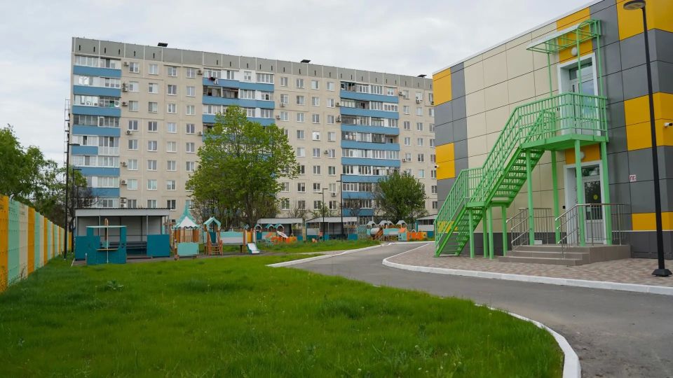С 2022 года в Донбассе и Новороссии завершили восстановление свыше 1 700 школ и детских садов С 2022 года в Донбассе и Новороссии завершили восстановление свыше 1 700 школ и детских садов
